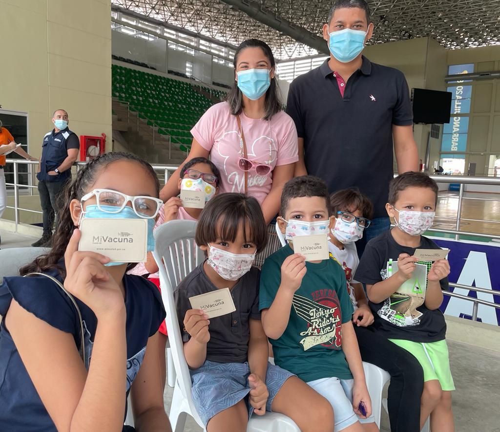 Los niños también se vacunaron en la ciudad, con éxito.