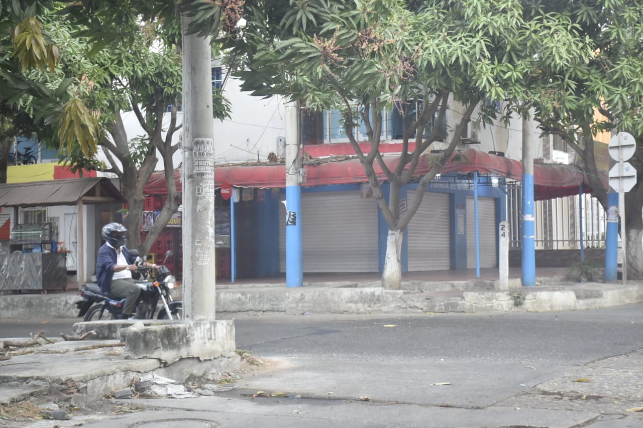 Tienda cerradas contra la extorsión.