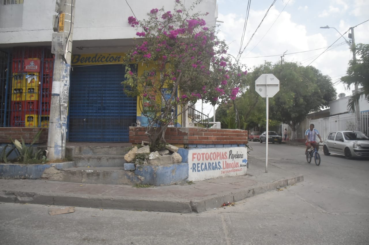 Tienda cerradas contra la extorsión.