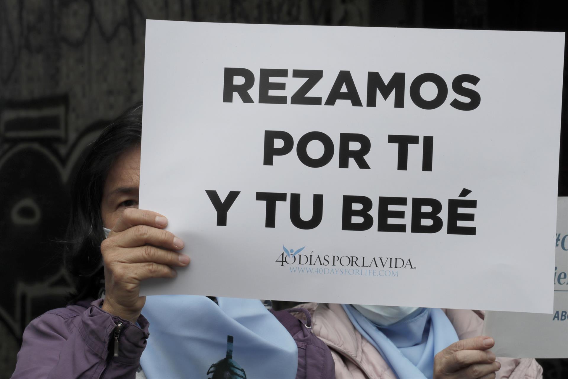 Momentos de la marcha provida en Bogotá. 