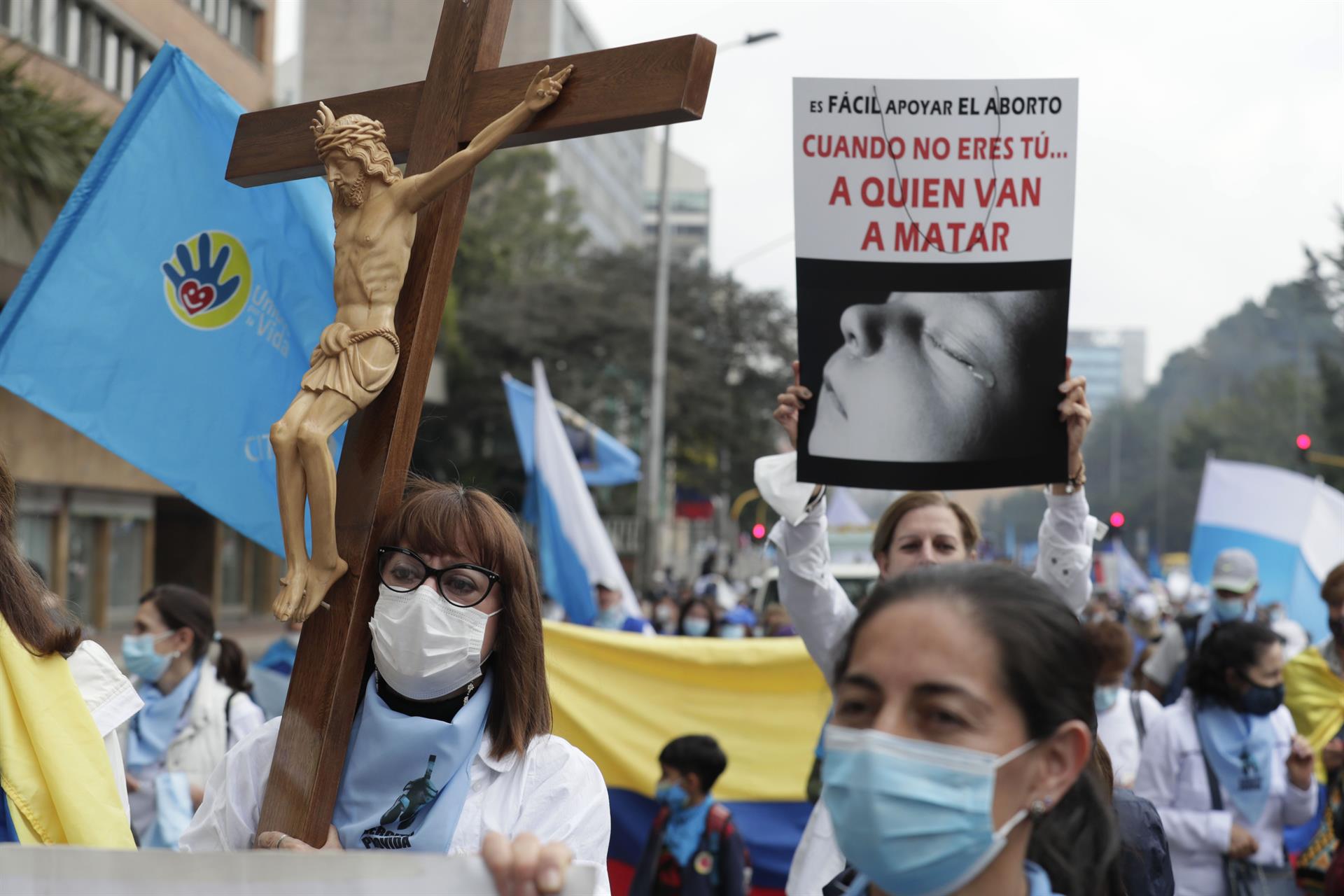 Momentos de la marcha provida en Bogotá. 