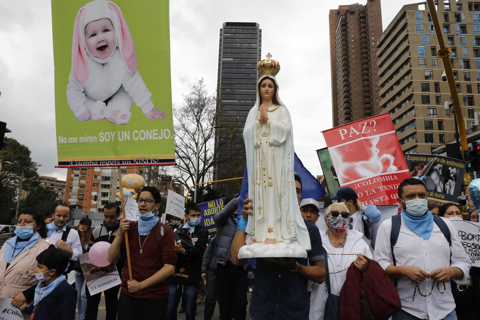 Momentos de la marcha provida en Bogotá. 