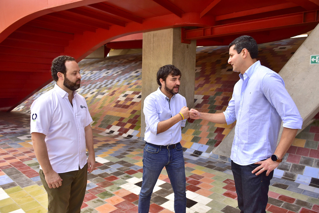 El Alcalde, Jaime Pumarejo; el presidente de Colpensiones, Juan Miguel Villa y el Secretario de Desarrollo Económico, Ricardo Plata Sarabia.