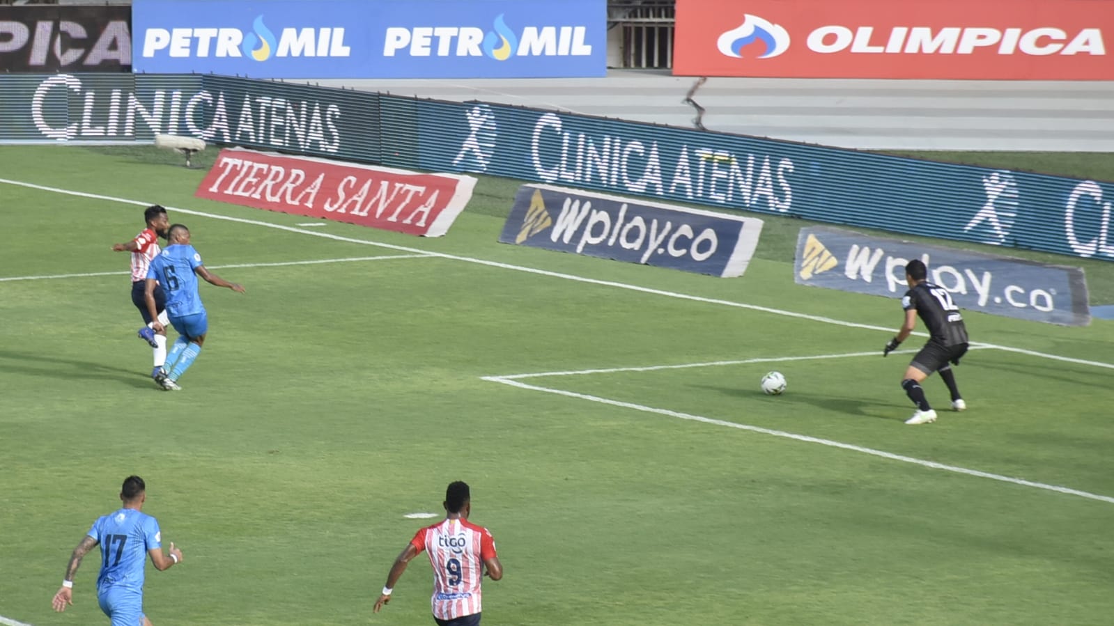 Remate de Luis 'Cariaco' González para abrir la cuenta.
