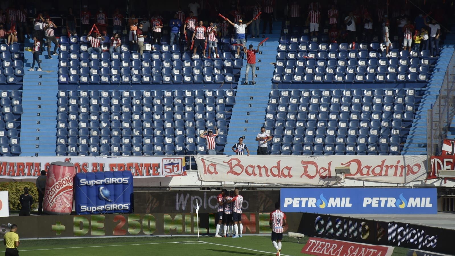 Celebración del primer gol juniorista.