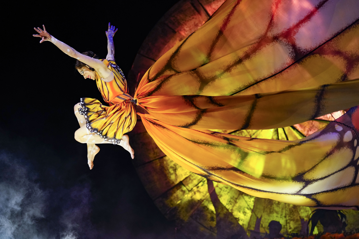En Cirque du Soleil no te dejan soñar en blanco y negro. Desde el primer minuto te atrapa su borrachera de color, te sumerge en un mundo de fantasía y te lleva por leyendas aún no escritas.