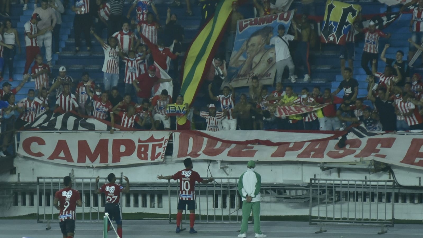 Celebración del gol de 'Cariaco' González.