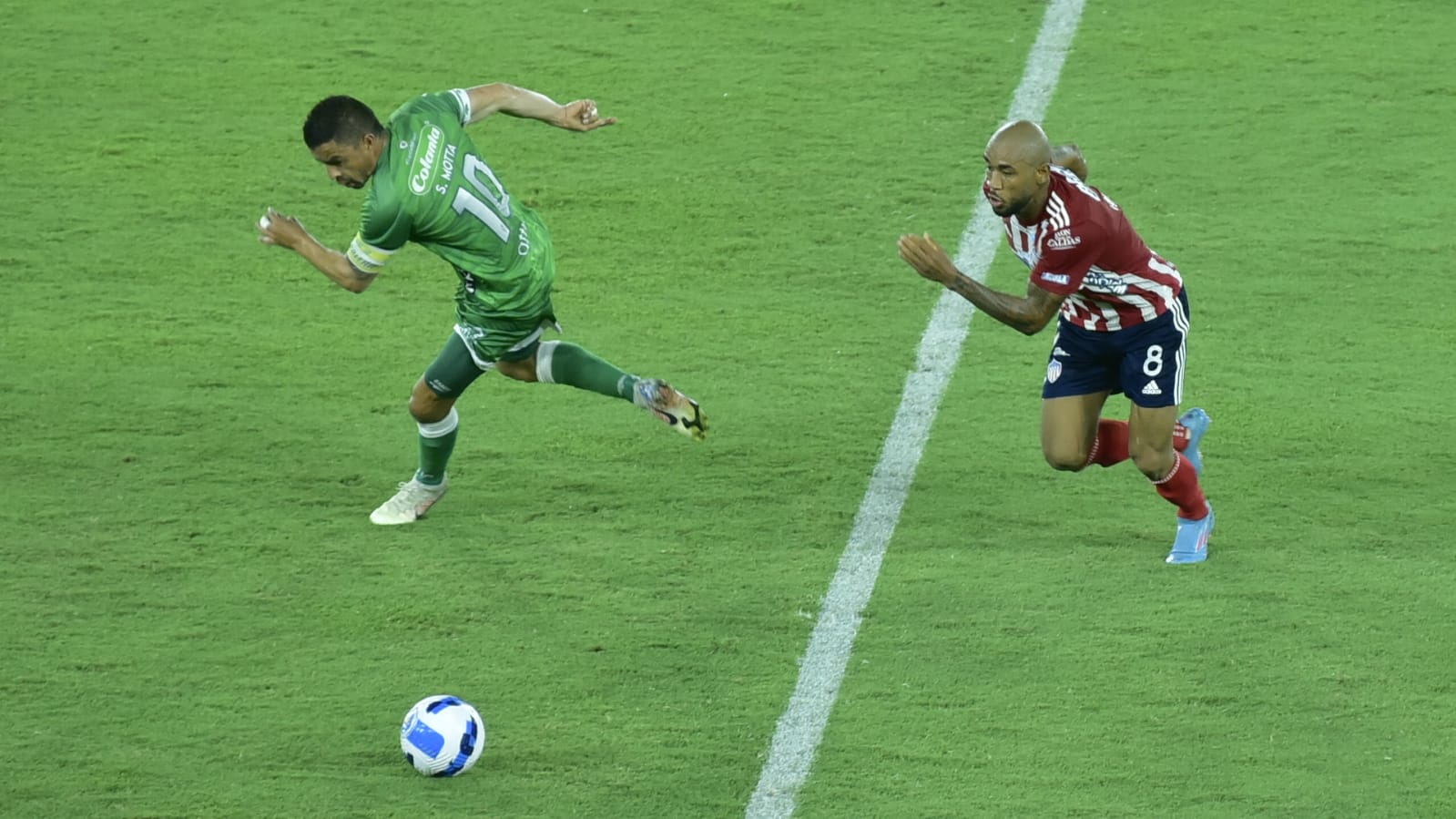 Freddy Hinestroza, figura del partido.