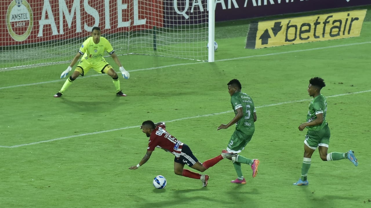 Penal cometido sobre Yesus Cabrera.