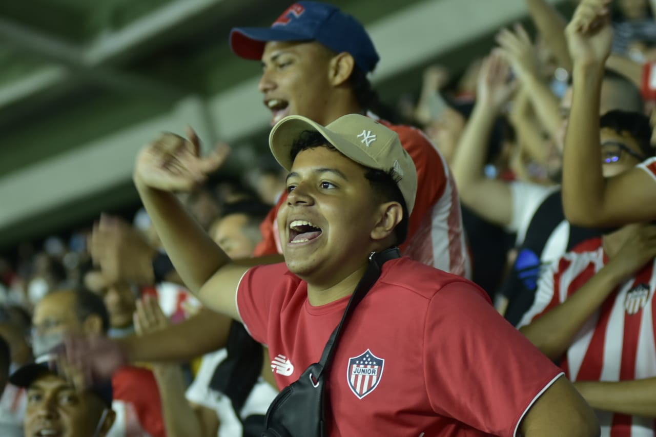 La hinchada gozó con el equipo.