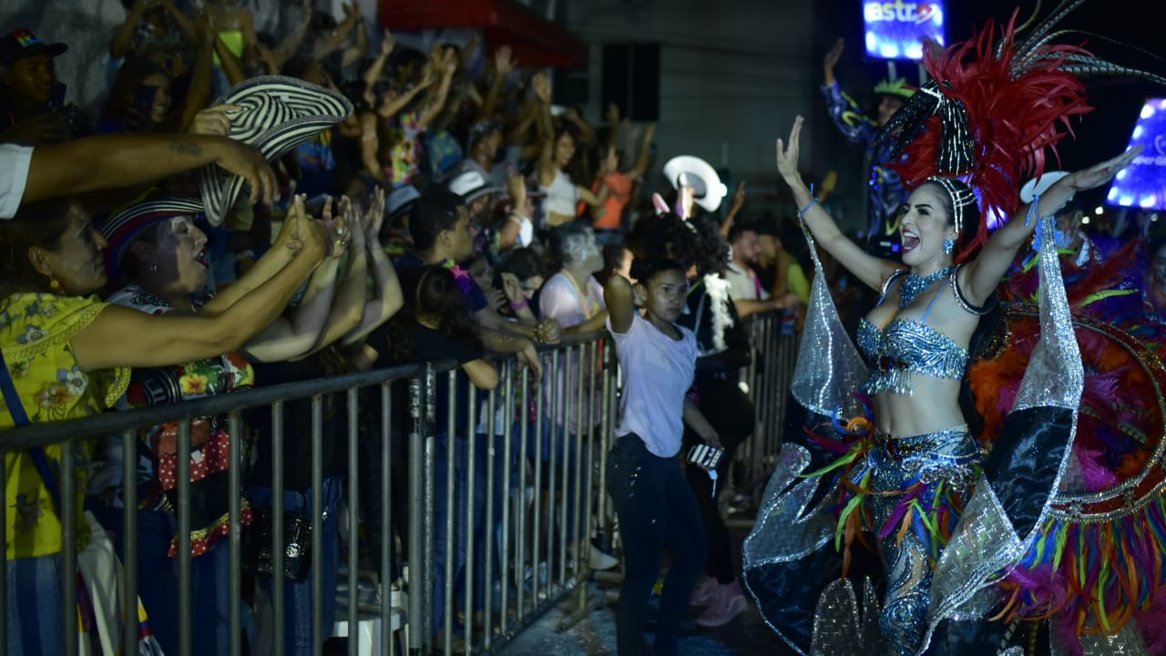 Paula Sarmiento, Reina del Carnaval de la 44.