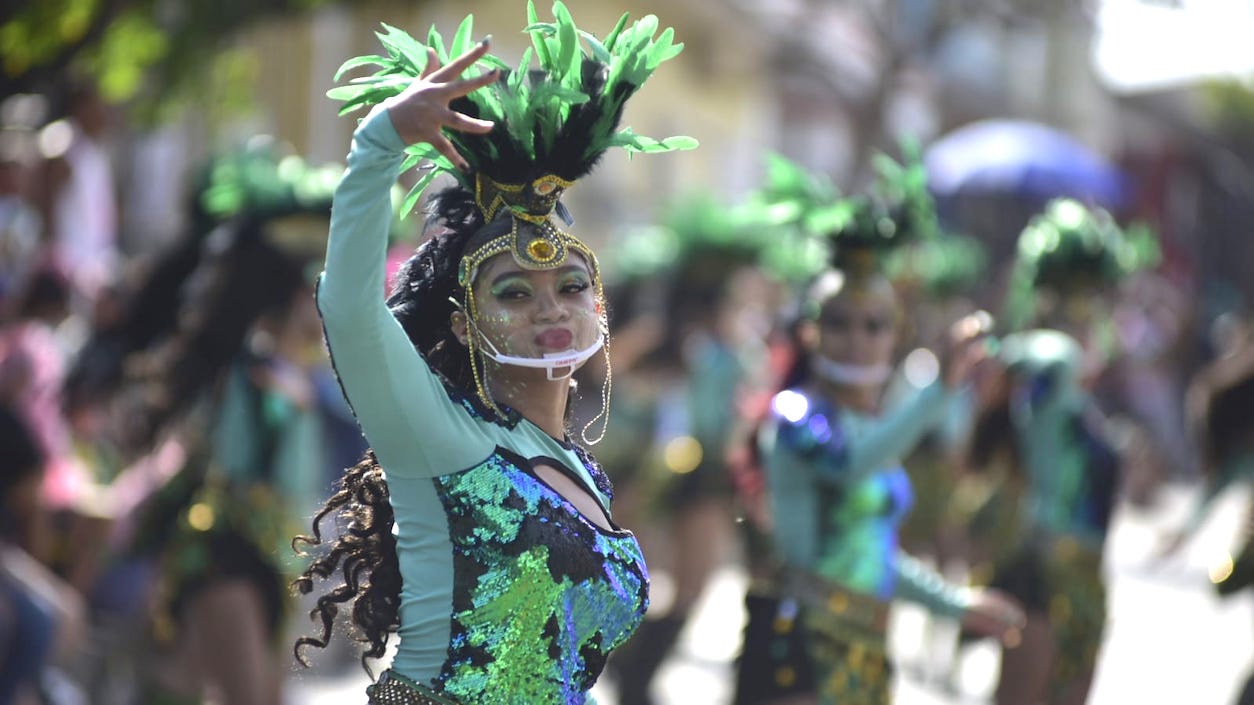 Participación de Bailes de mi Tierra.