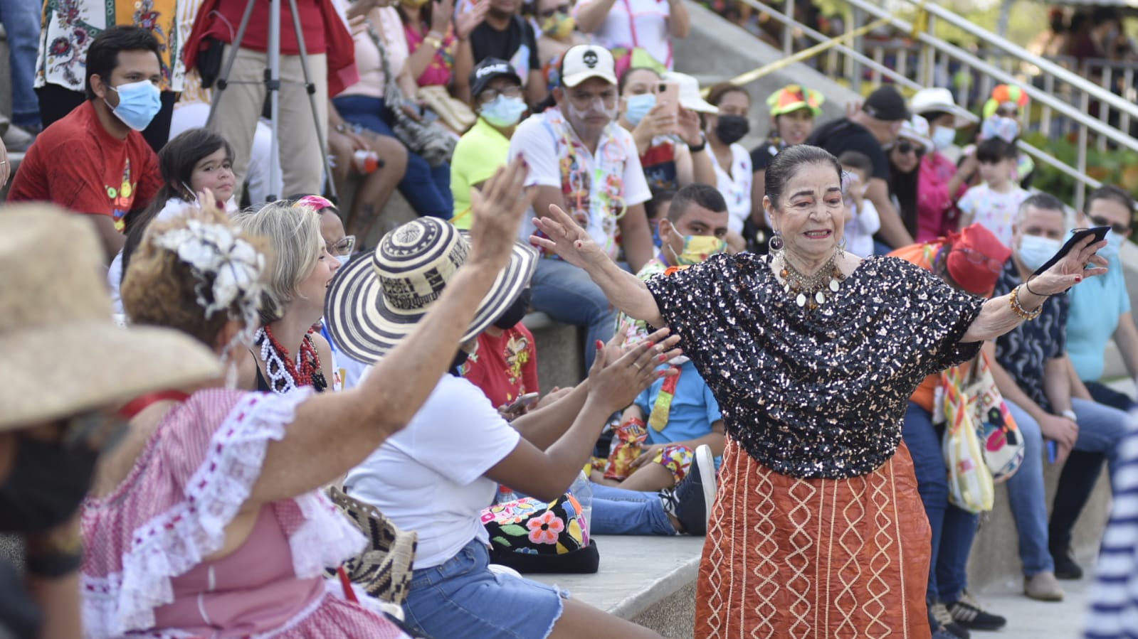Gloria Peña entre el público carnavalero.