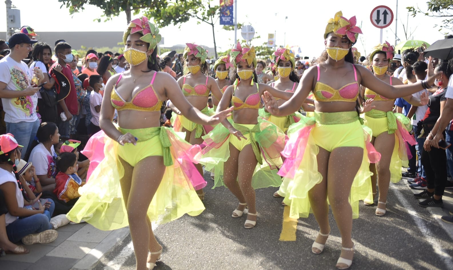 Escueka de danzas de Viviana Holguín.