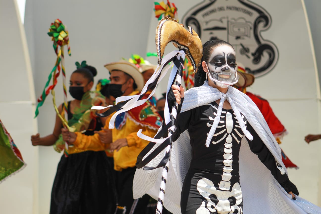 Fiesta de Danzas y Cumbias.