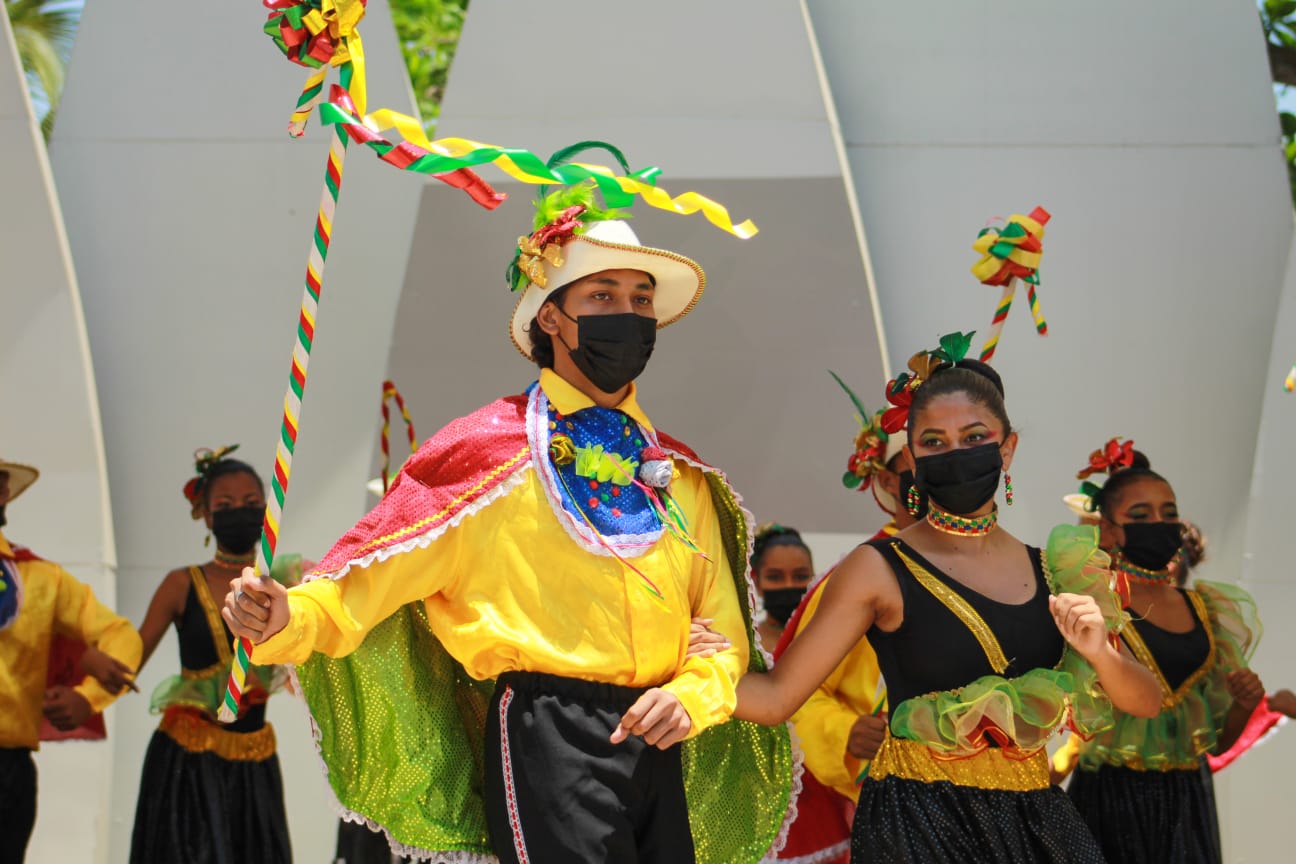 Fiesta de Danzas y Cumbias.