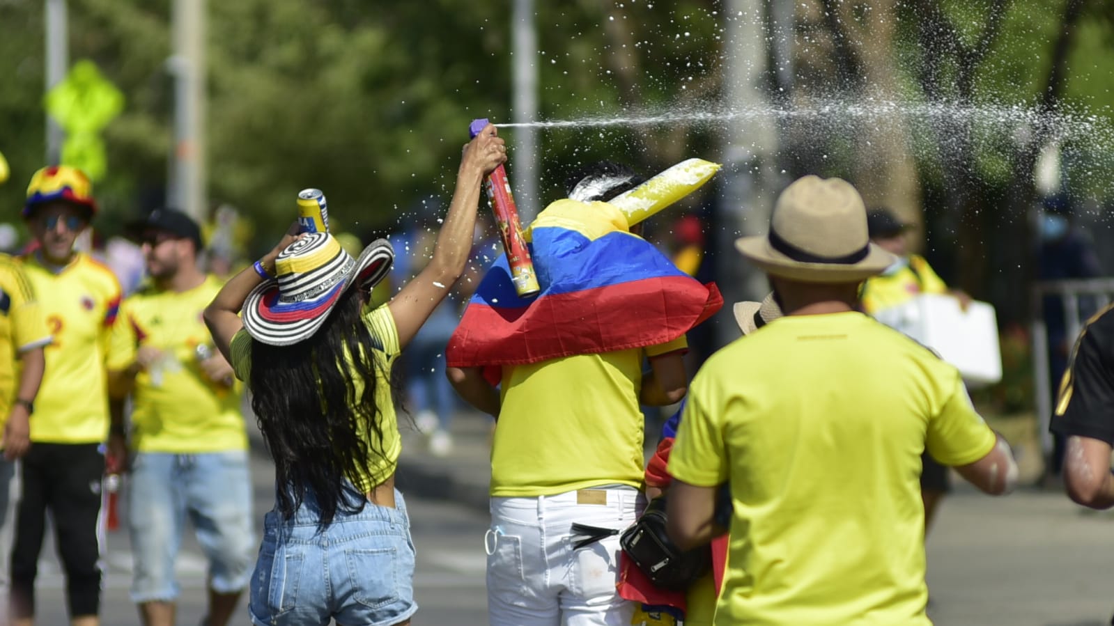 Ambiente por el partido de la Selección Colombia.