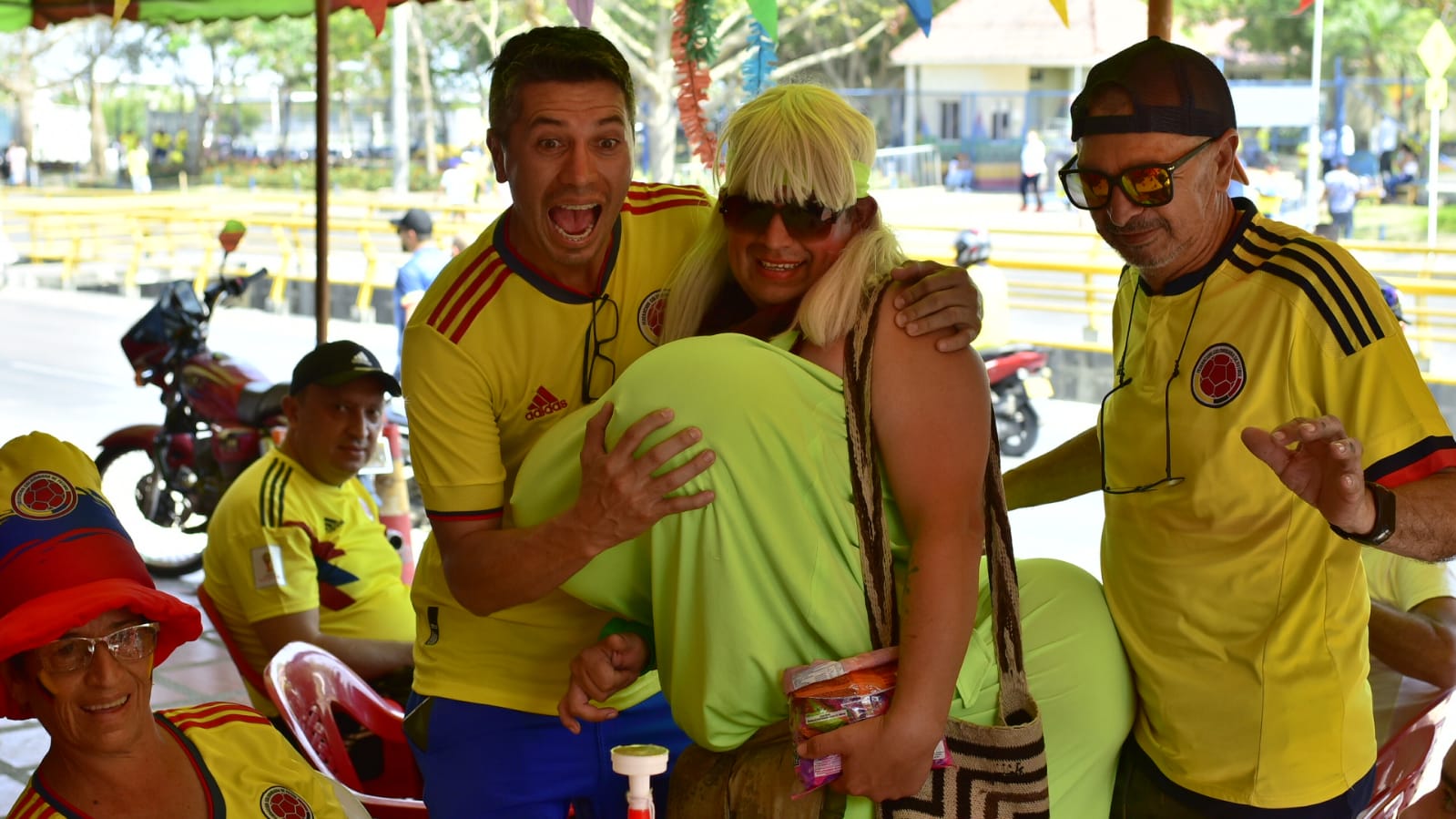 Ambiente por el partido de la Selección Colombia.