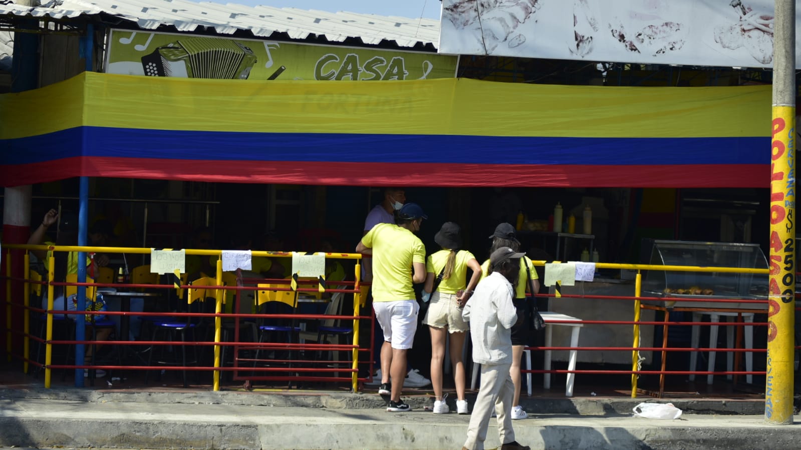 Ambiente por el partido de la Selección Colombia.
