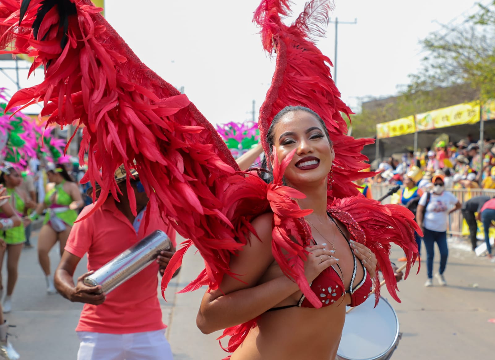 La belleza de la mujer barranquillera adornó el regreso de la Batalla de Flores 2022. 