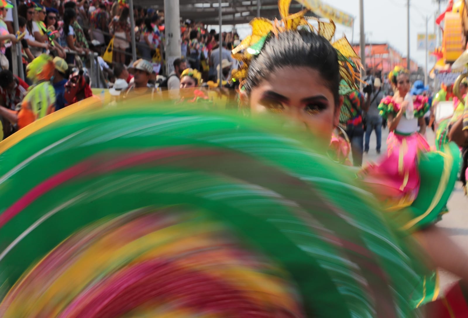 Las comparsas volvieron a desfilar luego de año y medio. 