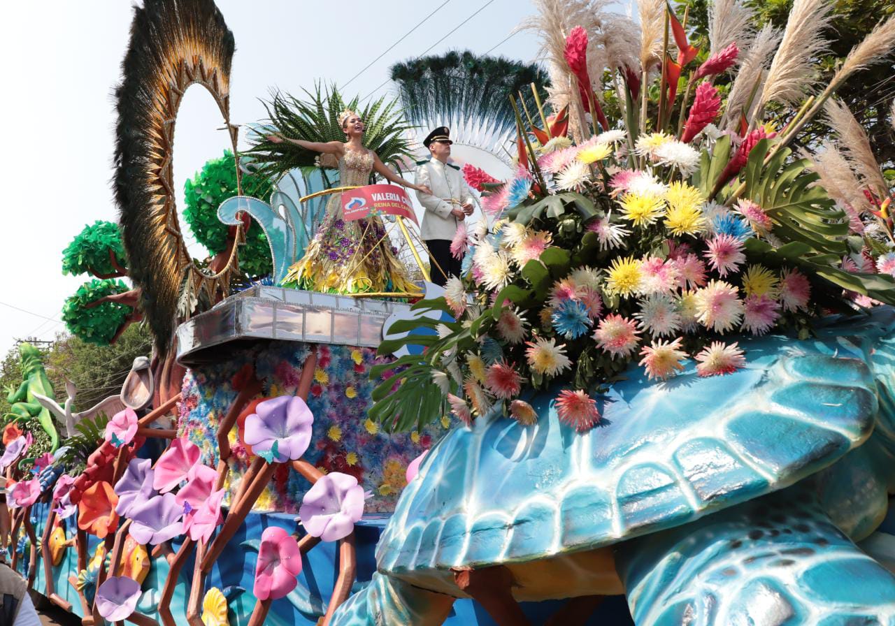 La imponente carrosa de la hermosa reina del carnaval 2022, Valeria Charris. 