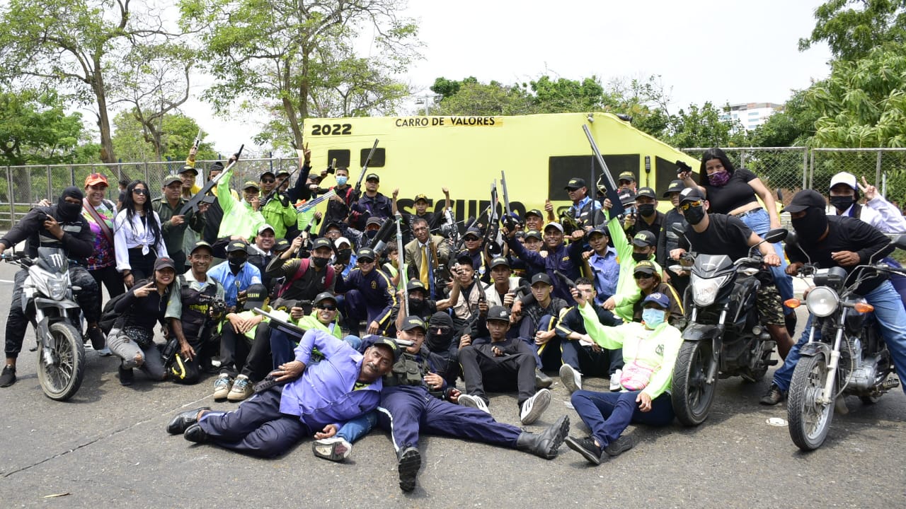 Participantes del disfraz colectivo 'Voyseguro'