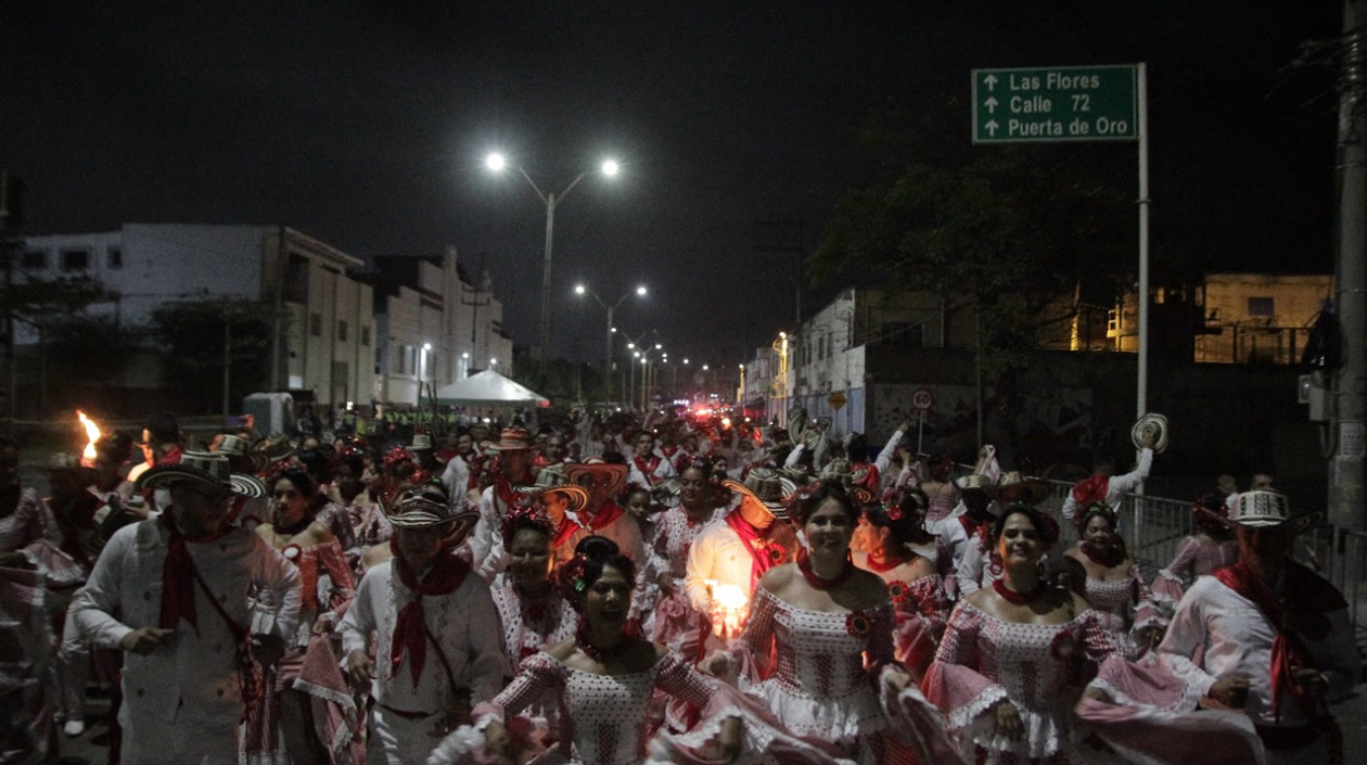 Cumbiamba La Gigantona bailando en la Gran Parada de Tradición 2022