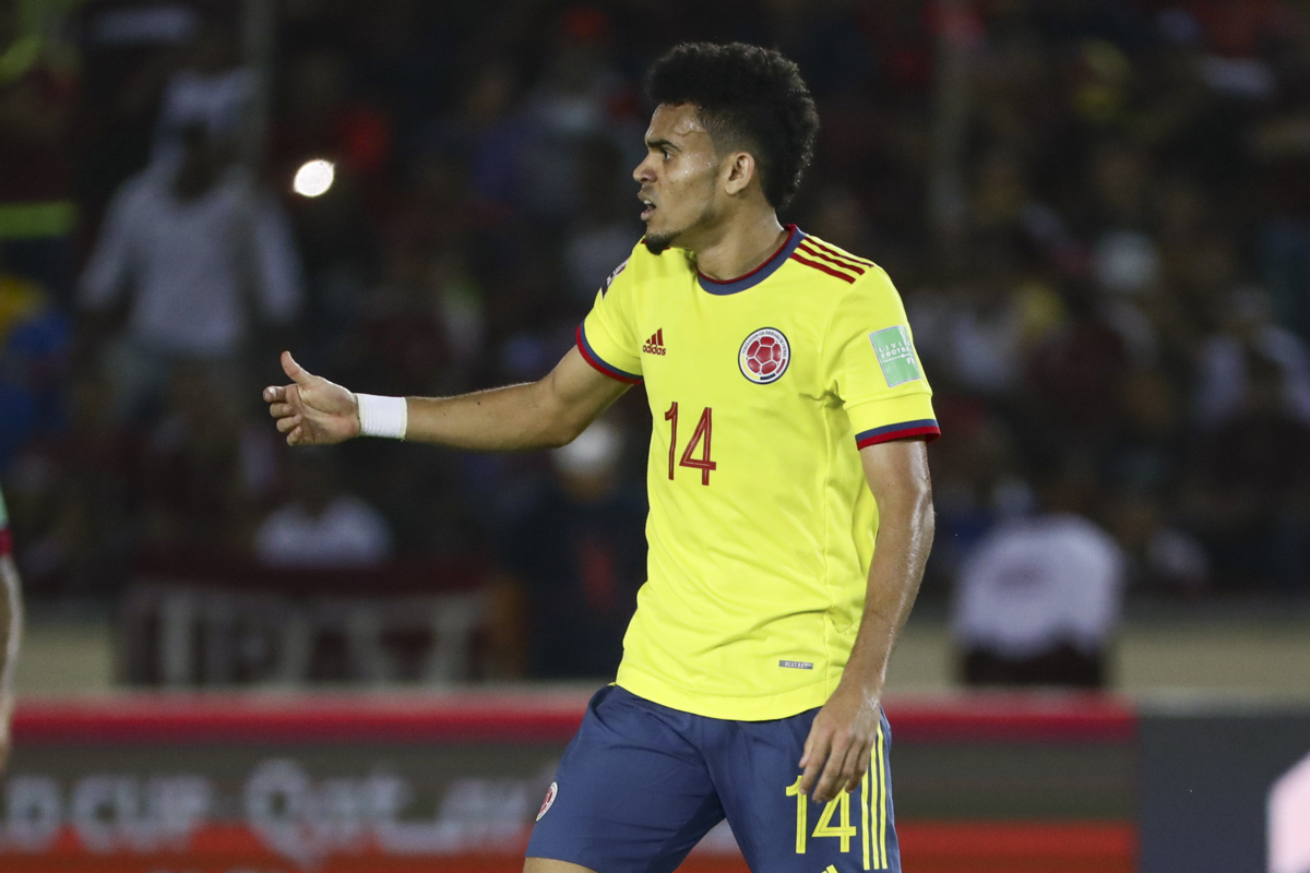 Luis Díaz reclamando una acción en su contra.