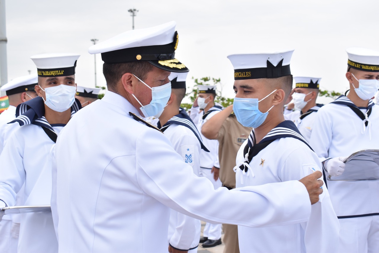 La ceremonia presidida por el Director del Alma Máter de la Suboficialidad Naval, Contralmirante Rafael Arturo Aranguren Devia.