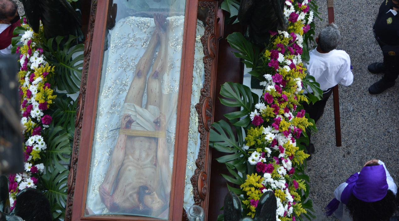 La procesión del Santo Sepulcro fue este Viernes Santo en la Catedral.