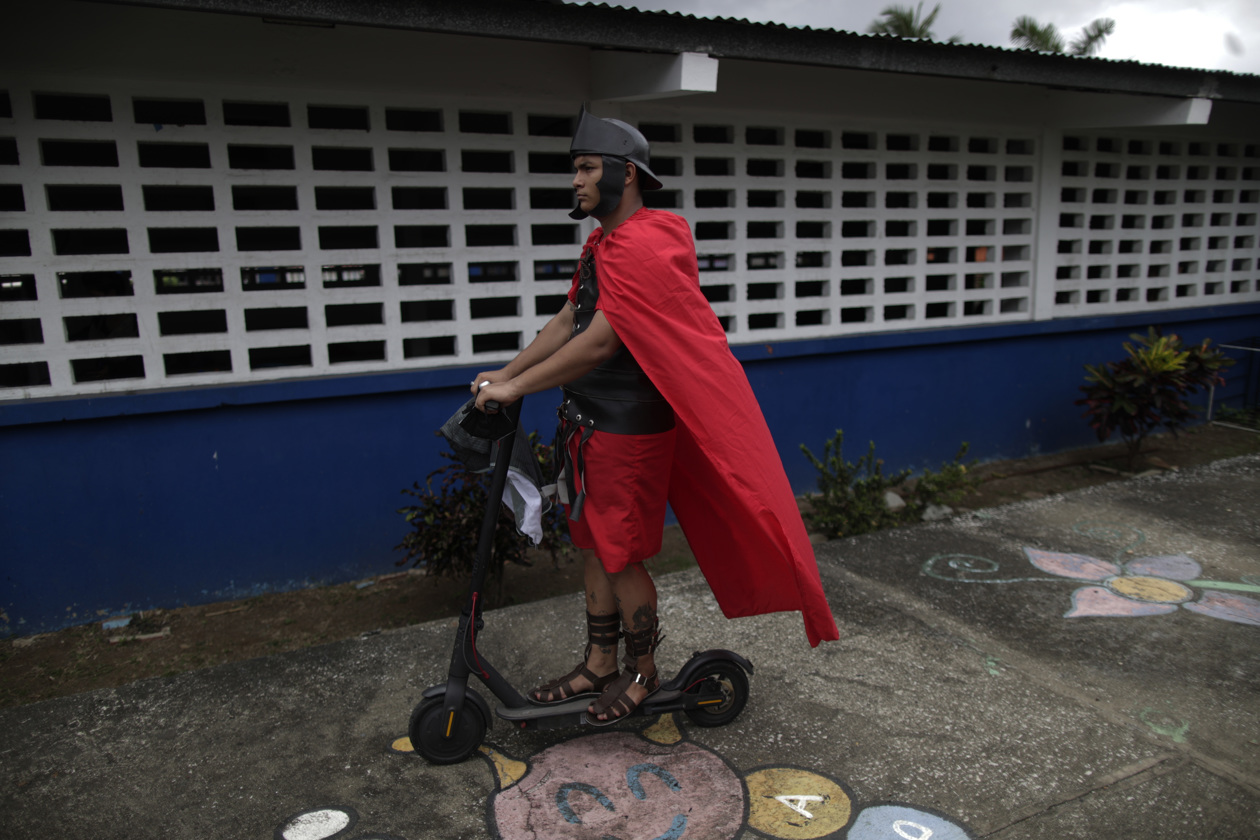 La Pasión de Cristo fue recreada por 80 jóvenes en Panamá.