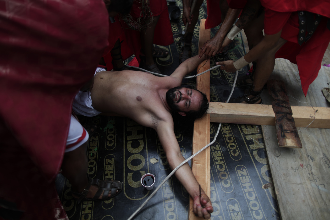 La Pasión de Cristo fue recreada por 80 jóvenes en Panamá.