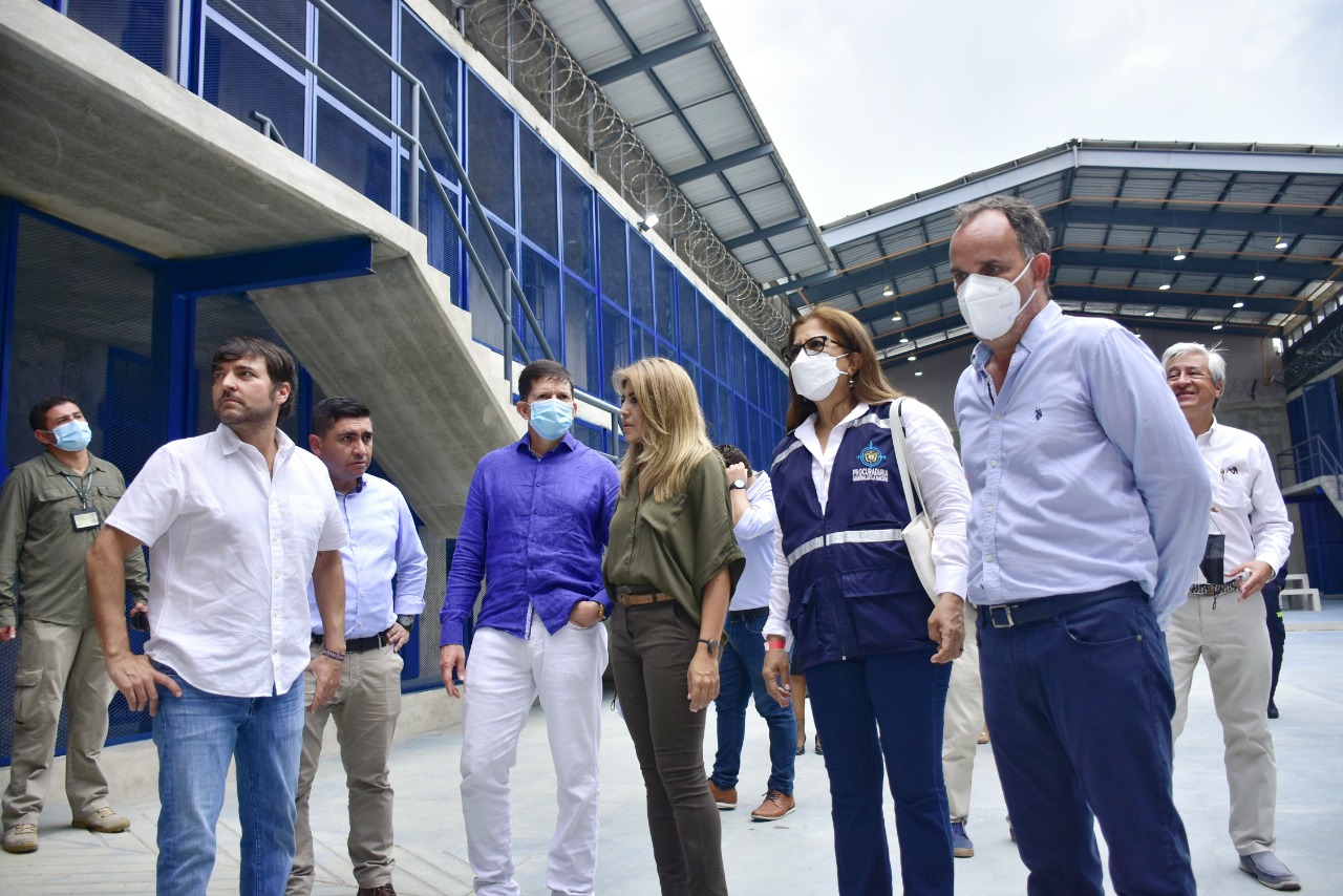 El Alcalde en la inauguración de 3 pabellones en la Penitenciaría El Bosque.