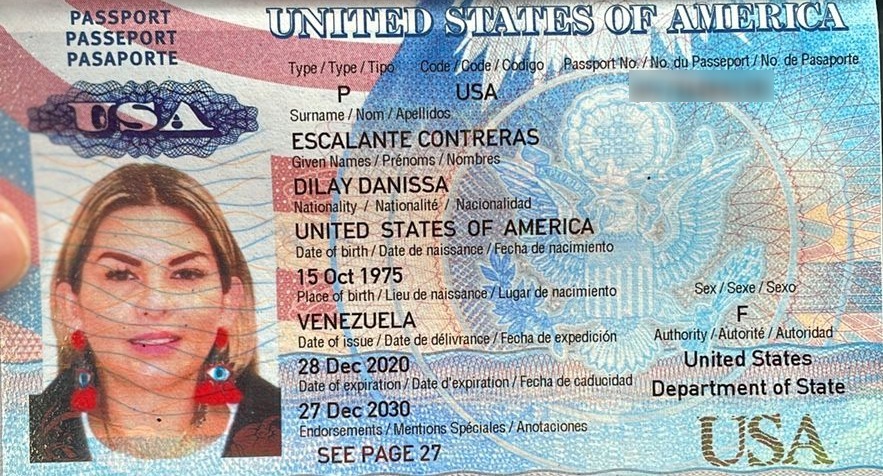 Pasaporte de la mujer fallecida. 