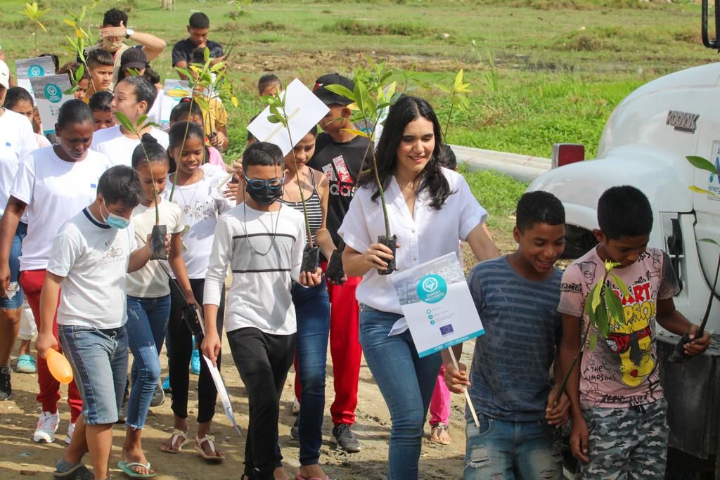 MinAmbiente La actividad hizo un gran aporte a la meta de sembrar 180 millones de árboles.