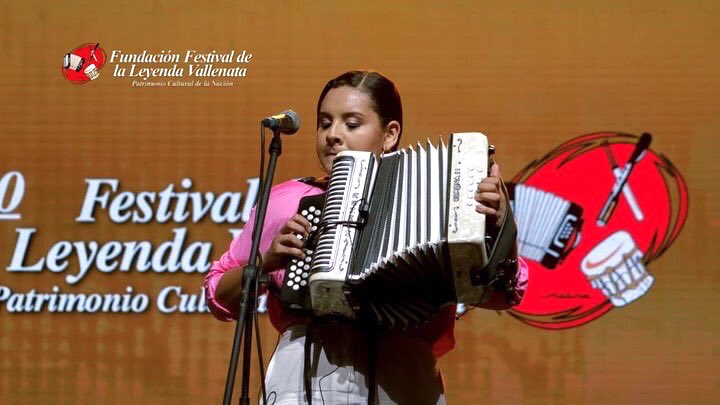 María Sara Vega Barros, la Reina Mayor del Festival.