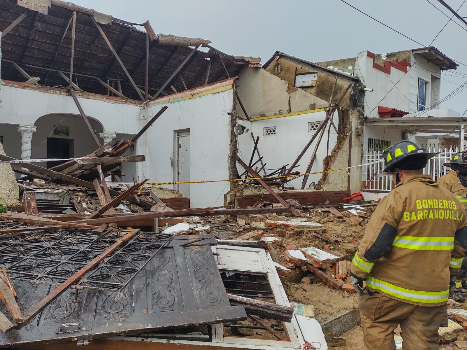 El Cuerpo de Bomberos hizo presencia en el lugar.