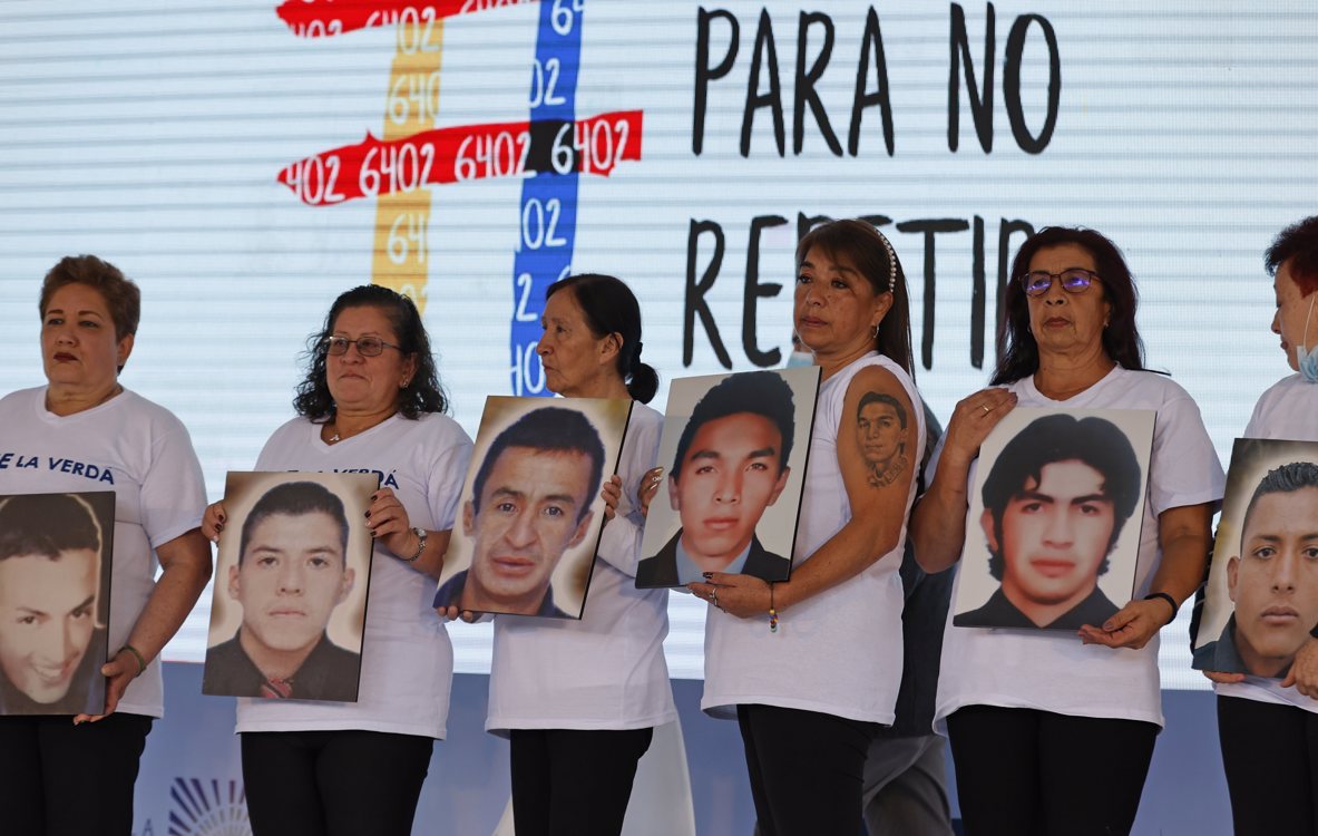 Integrantes del colectivo Madres de los Falsos Positivos de Colombia (Mafapo).