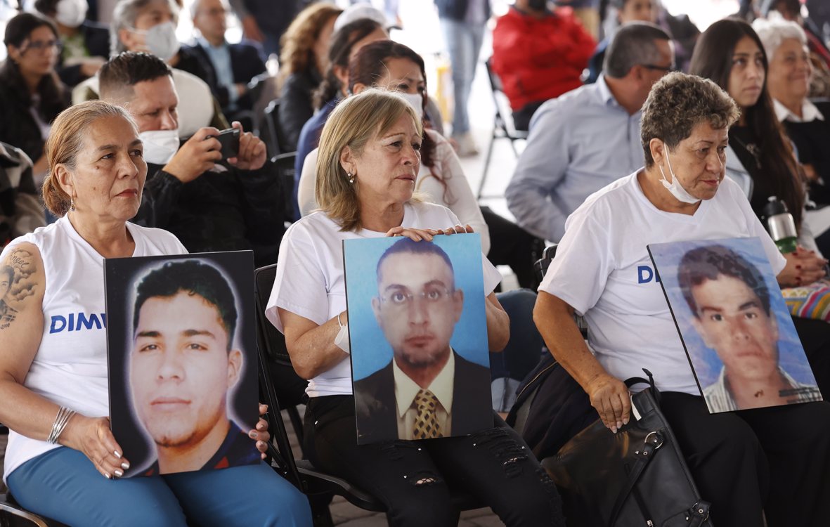 Tres madres de víctimas de falsos positivos en Soacha.