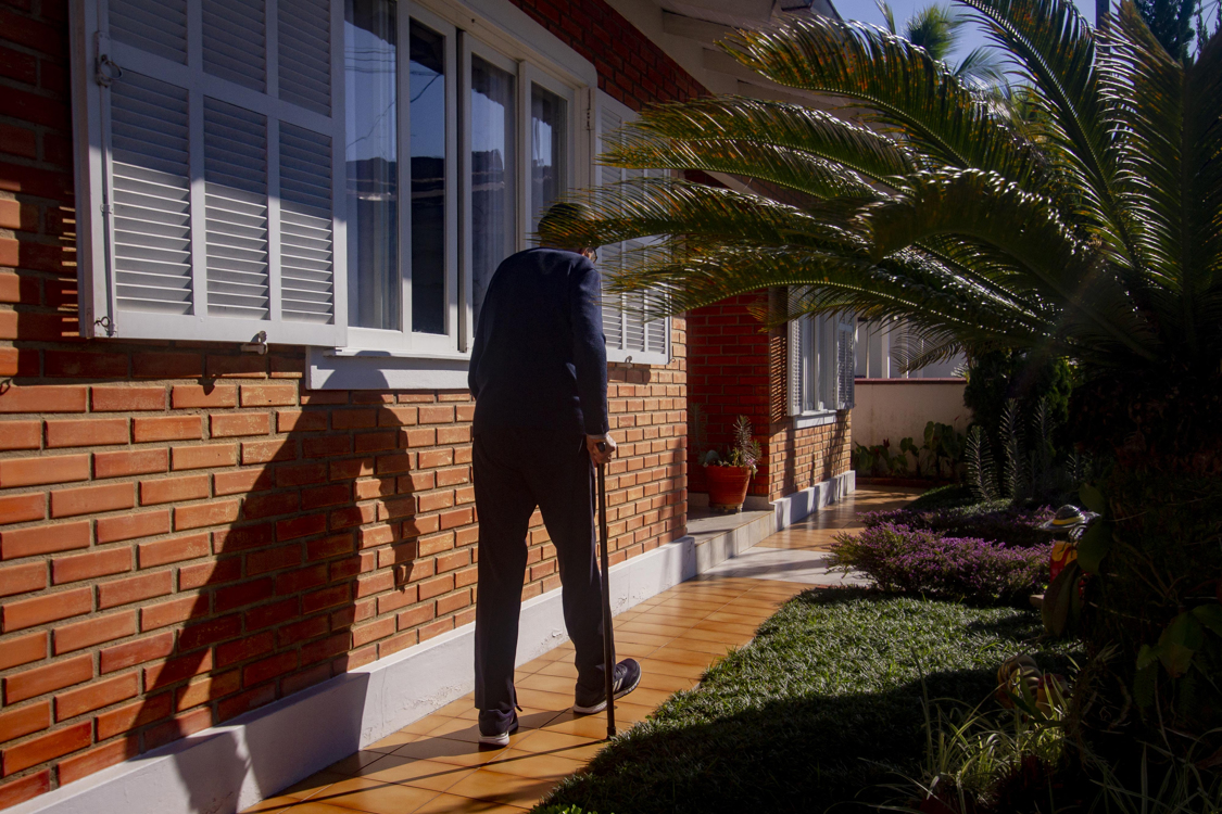 Walter Orthmann, de 100 años, en su casa en Brusque, estado de Santa Catarina (Brasil).