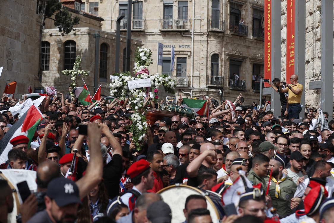 Imagen del funeral de la periodista Shireen Abu Akleh.