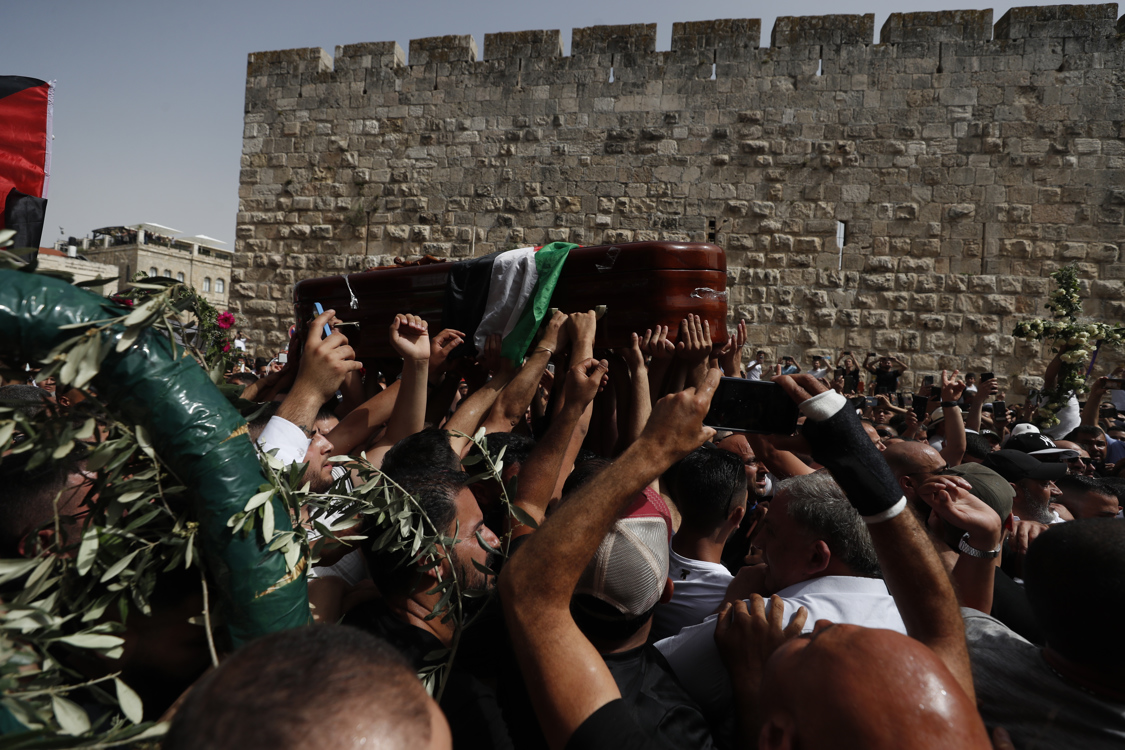 Imagen del funeral de la periodista Shireen Abu Akleh.