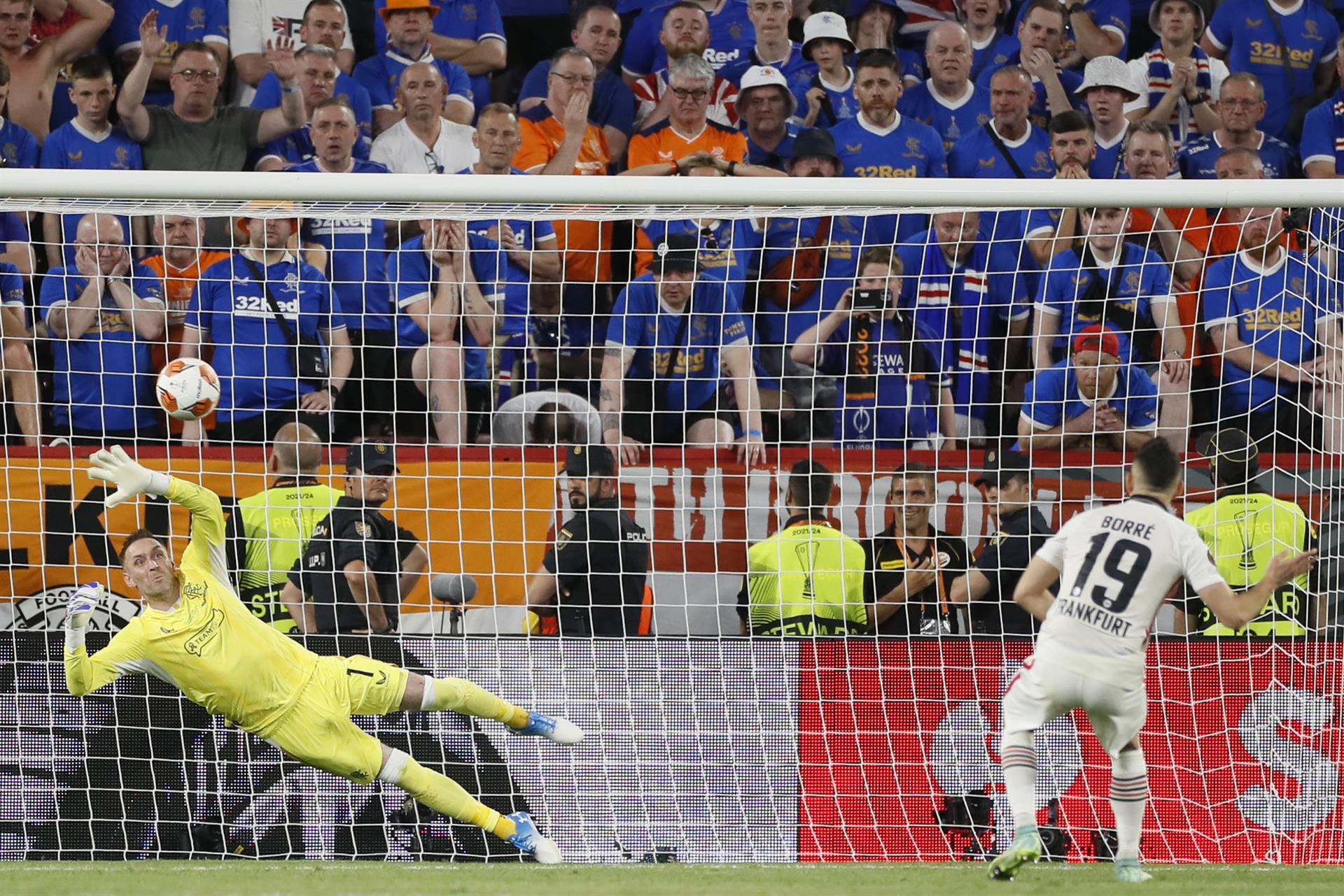 Momento del penal definitivo. 