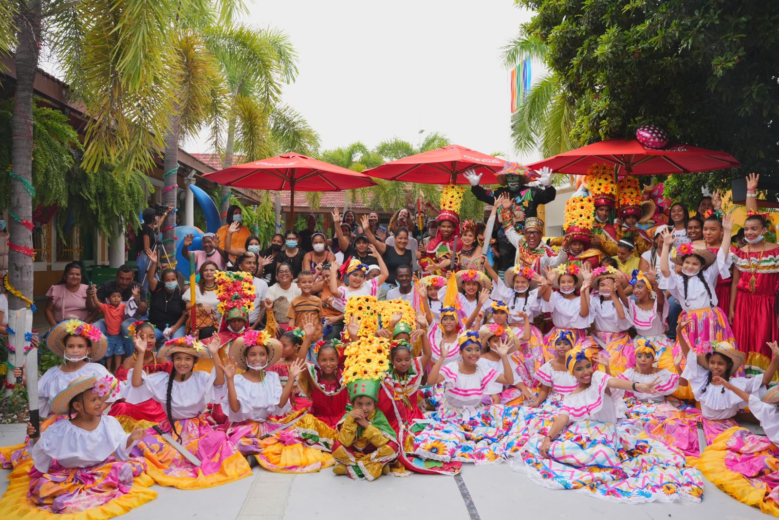 Todos los participanes del Tercer festival de la herencia africana.