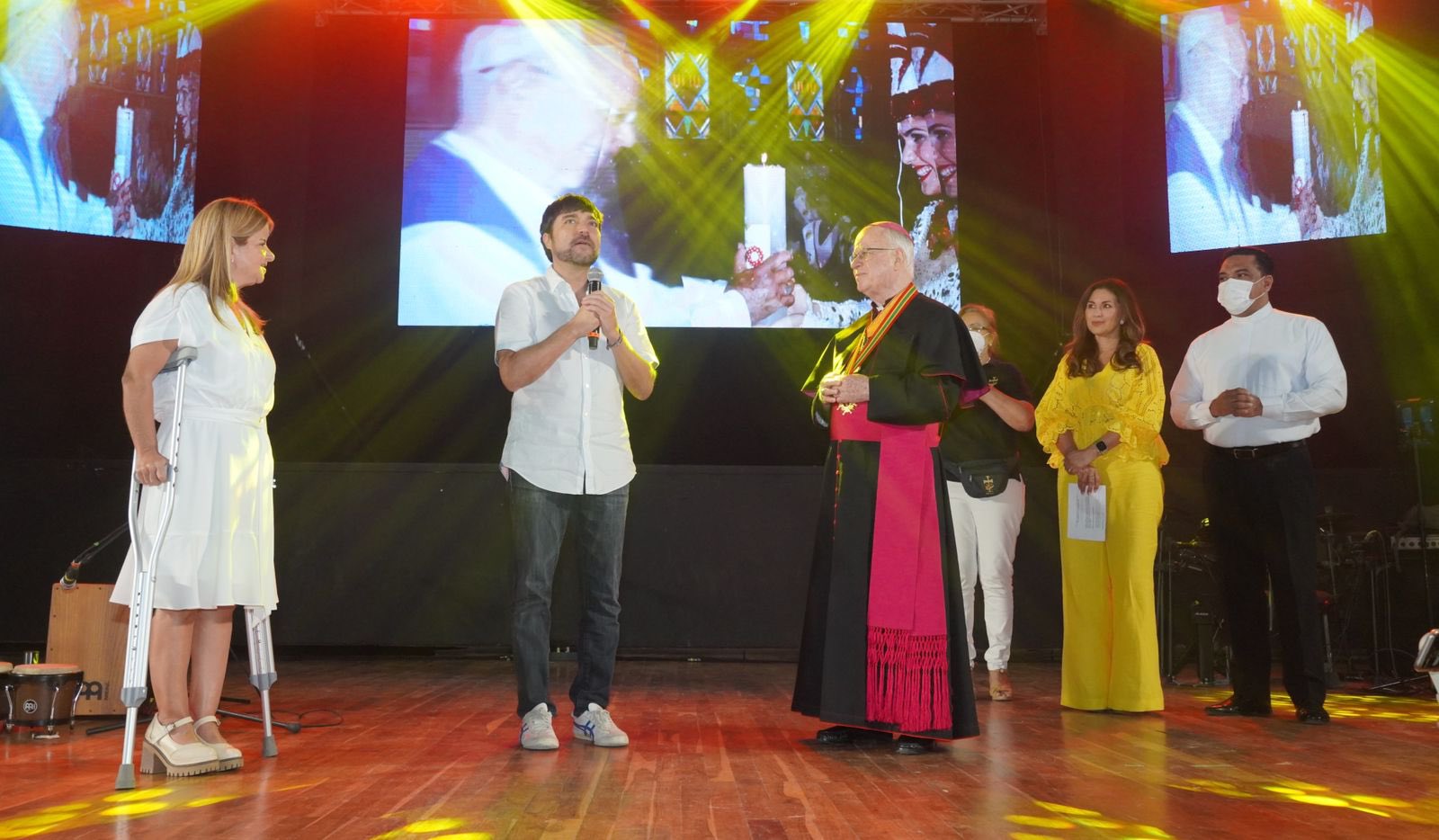 Alcalde de Barranquilla en el Homenaje a monseñor Víctor Tamayo.