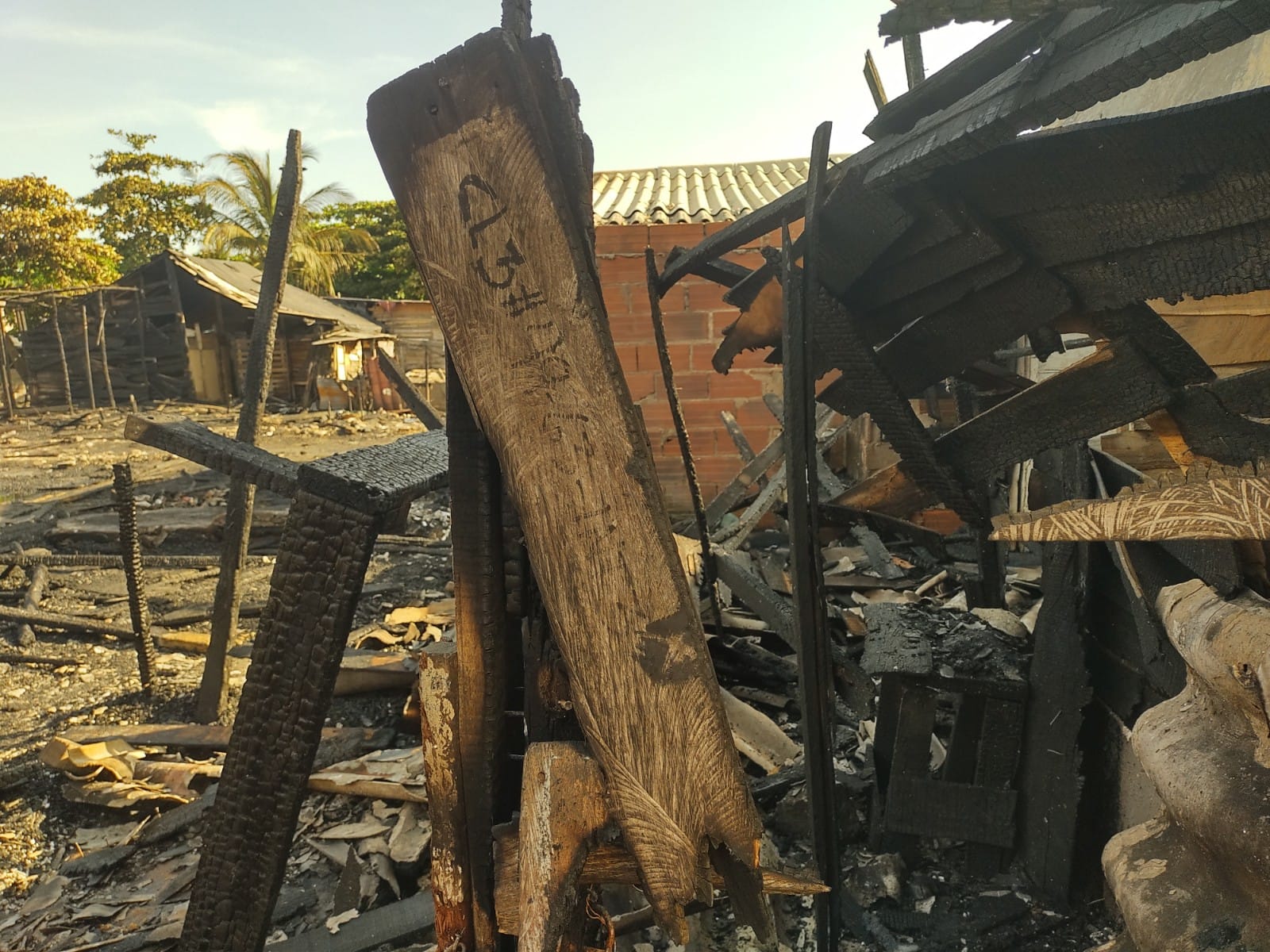 La desolación que dejó el incendio en Bendición de Dios