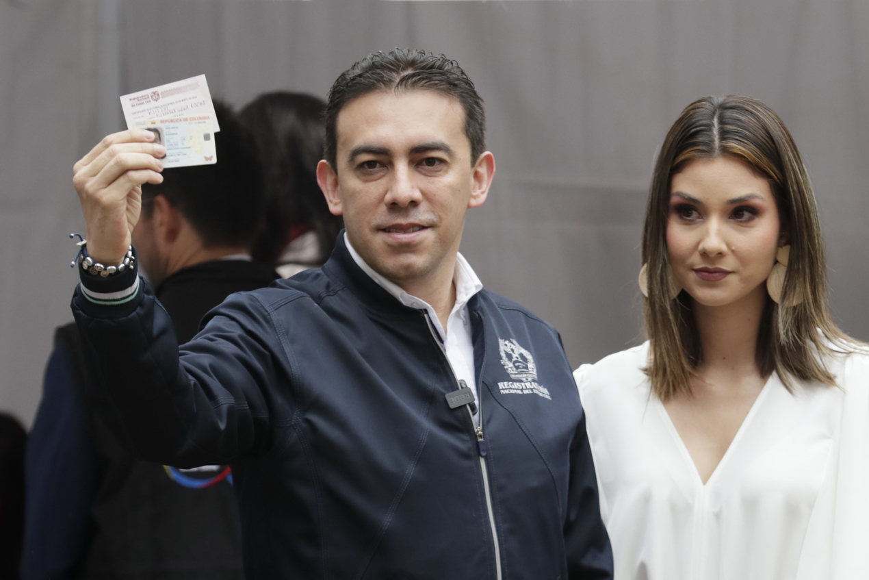 Alexander Vega, registrador nacional.