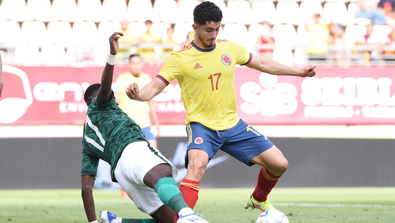 Stiven Alzate volvió a jugar para Colombia. 