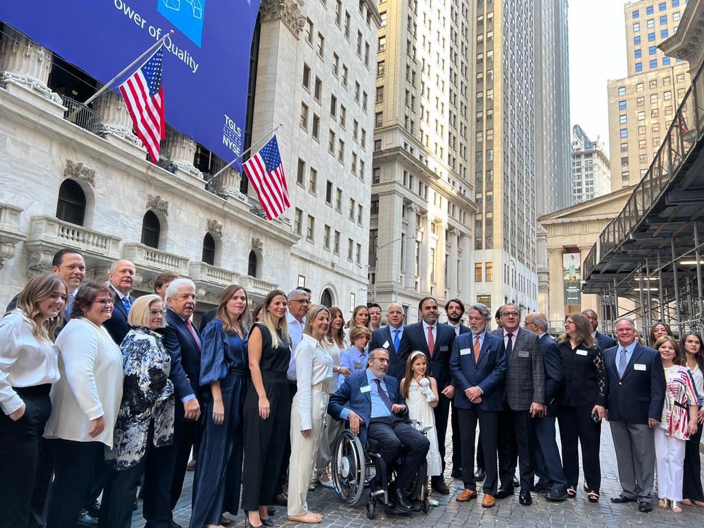 Directivos y altos cargos de Tecnoglass en la Bolsa de Valores de Nueva York.